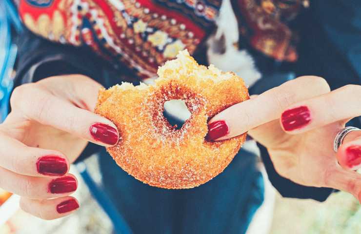 voglia dolci durante ciclo mestruale perché accade