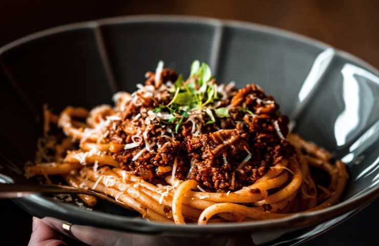 ragù alla bolognese ingredienti procedimento