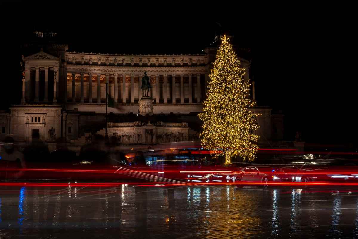 Spelacchio a piazza Venezia nel 2017