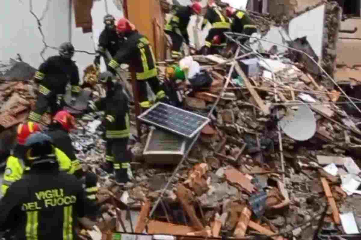 Crolla una palazzina alle porte di Roma