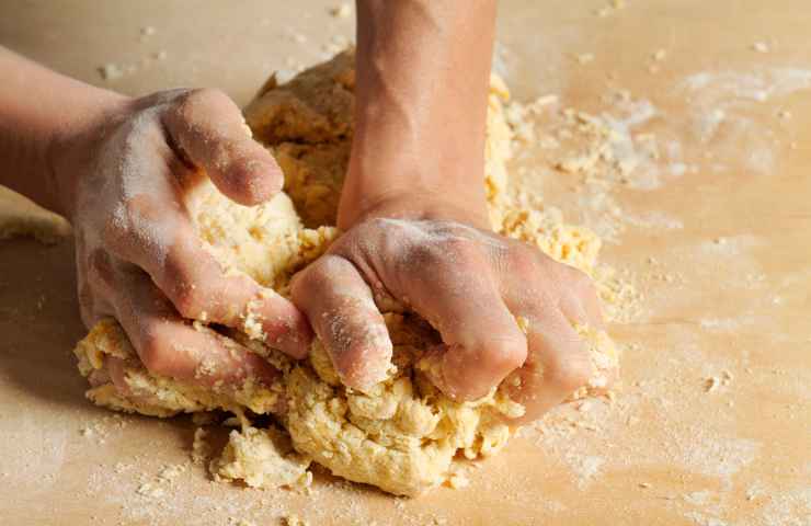 Lavorazione pasta frolla