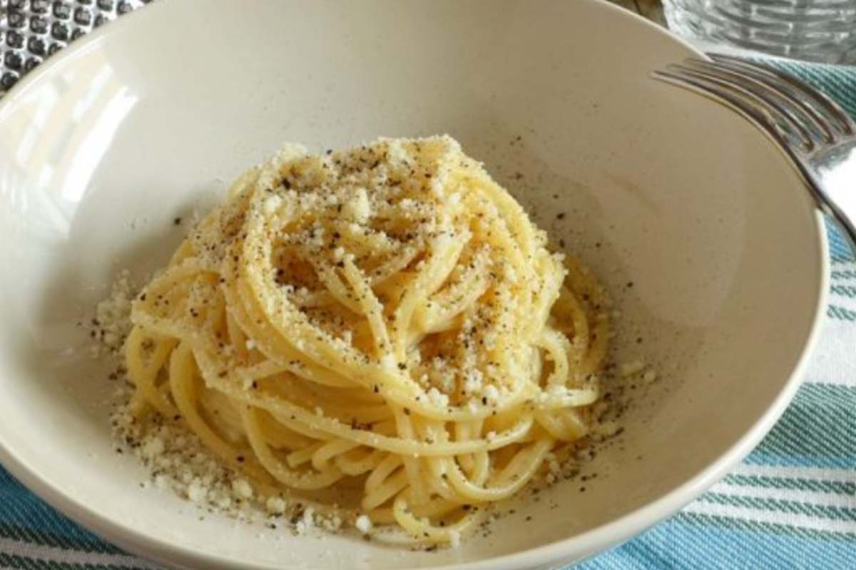 spaghetti cacio e pepe