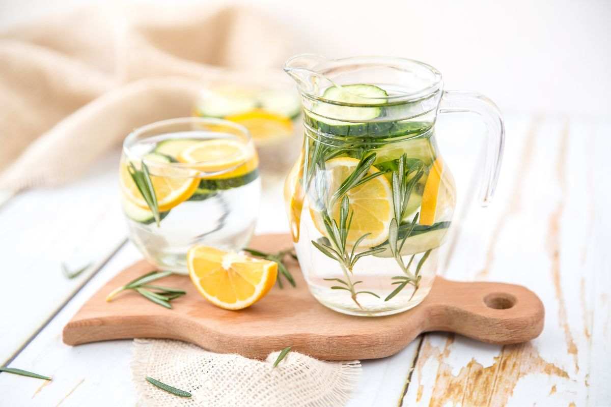 acqua limone cosa fa