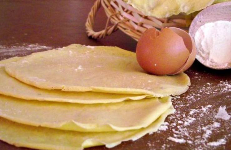 preparazione delle crespelle